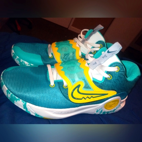 Nike shoes - Picture 3 of 15